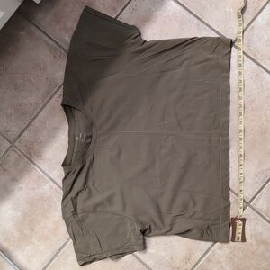 3/$5 All in motion XXL boxy crop top army green